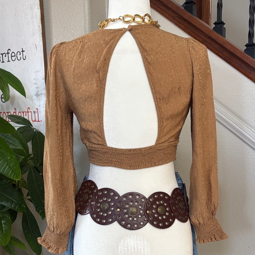Boho V-Neck Cropped Long Sleeve Top 🤩 - Picture 6 of 9